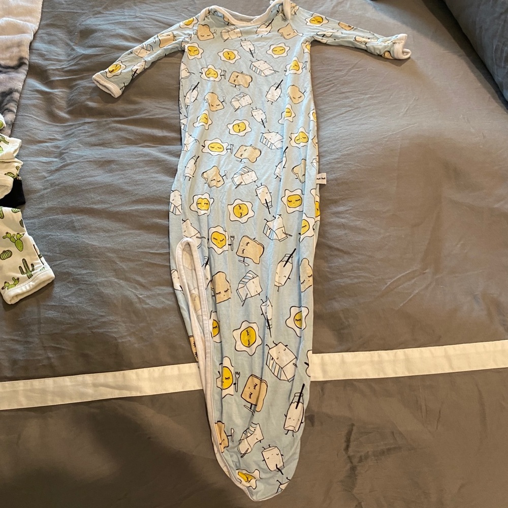 Little Sleepies: blue bamboo knotted gown